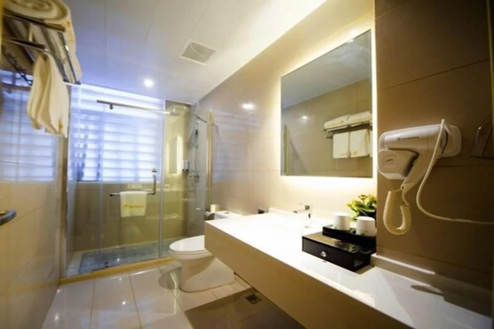 GreenTree Inn Huanggang City Wuxue City Kanjiang Avenue