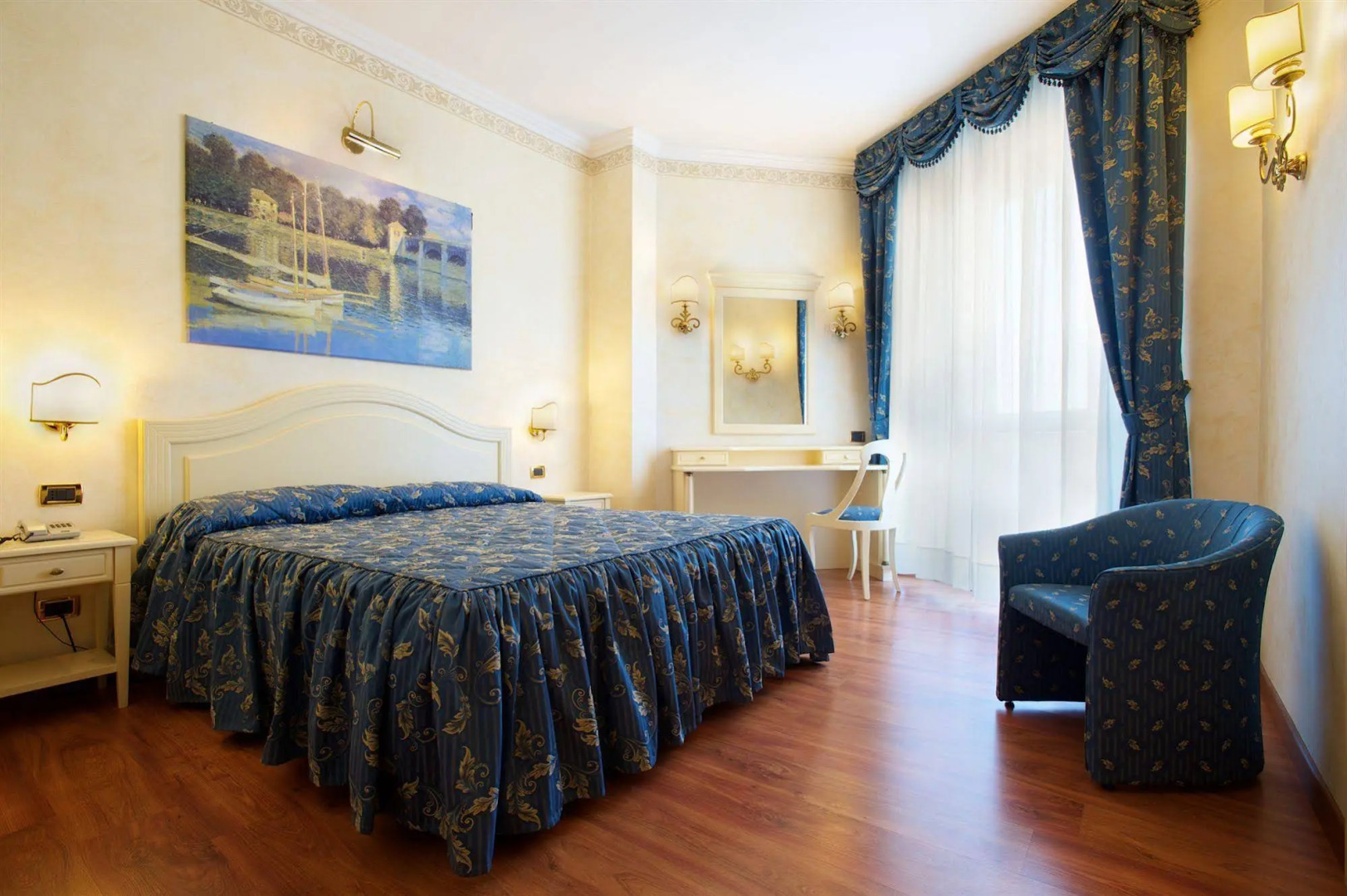 Panoramic Hotel Plaza