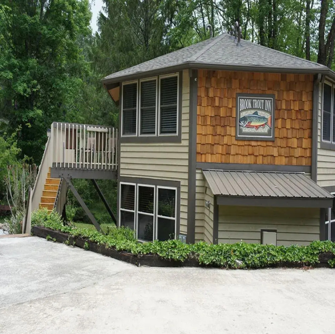 Woodlands Inn Of Sapphire Bed & Breakfast