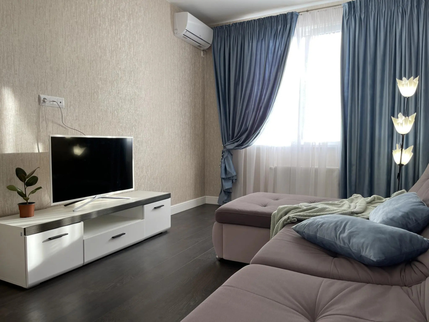 Sofi (Софи) на улице Крымской Весны 5 корпус 4