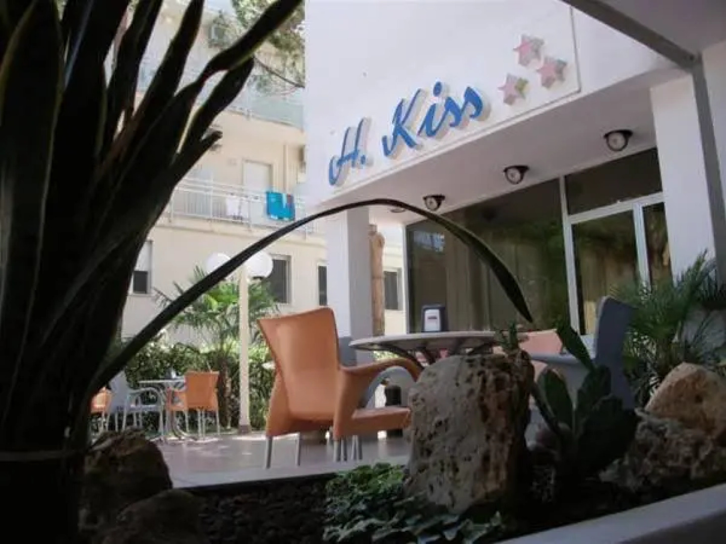 Hotel Kiss