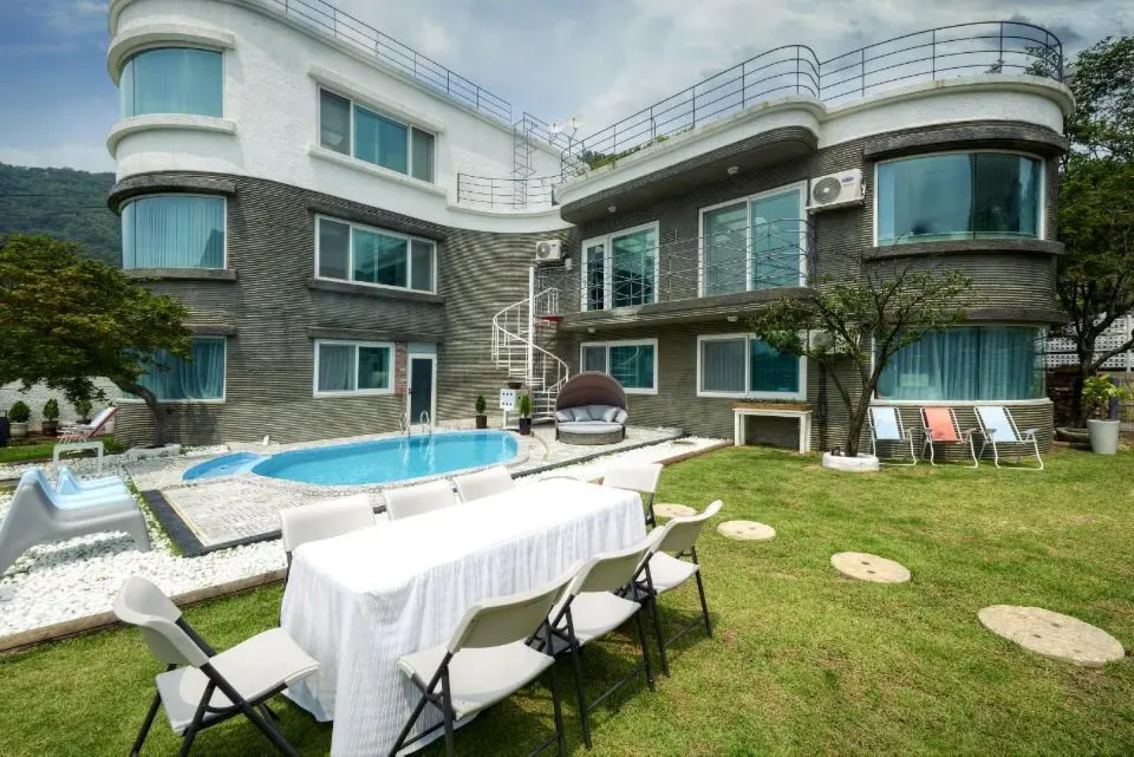 LX22 Pool Villa Yangpyeong Jeom