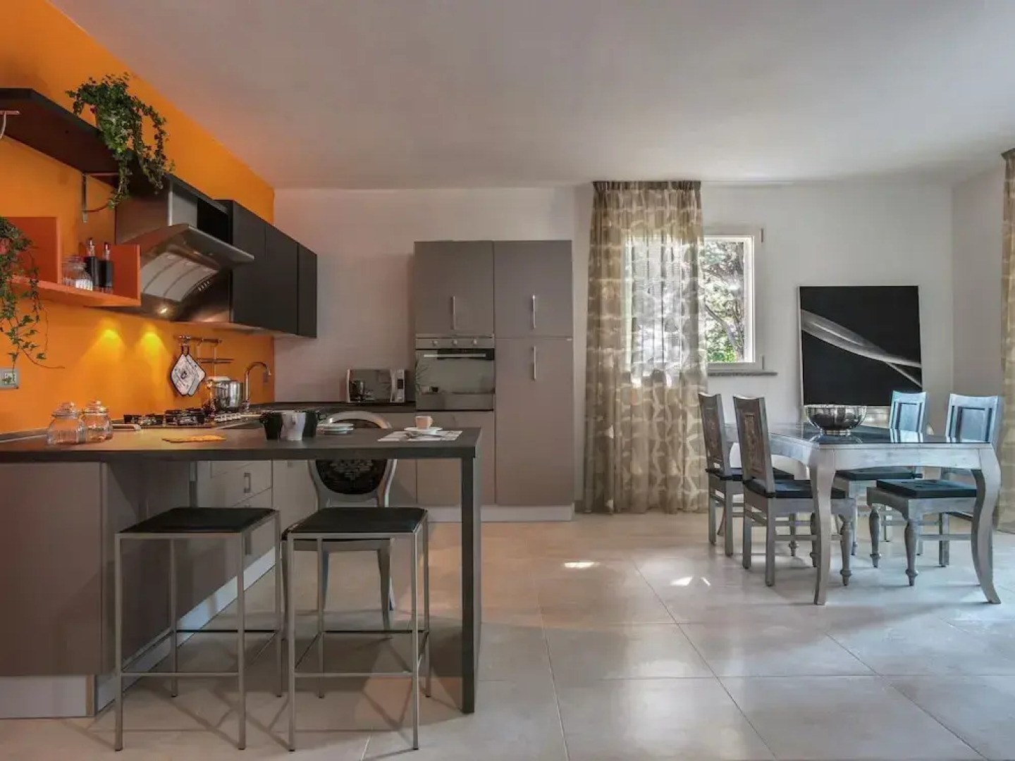 Plush Villa Apartment in Tavullia with Hot Tub