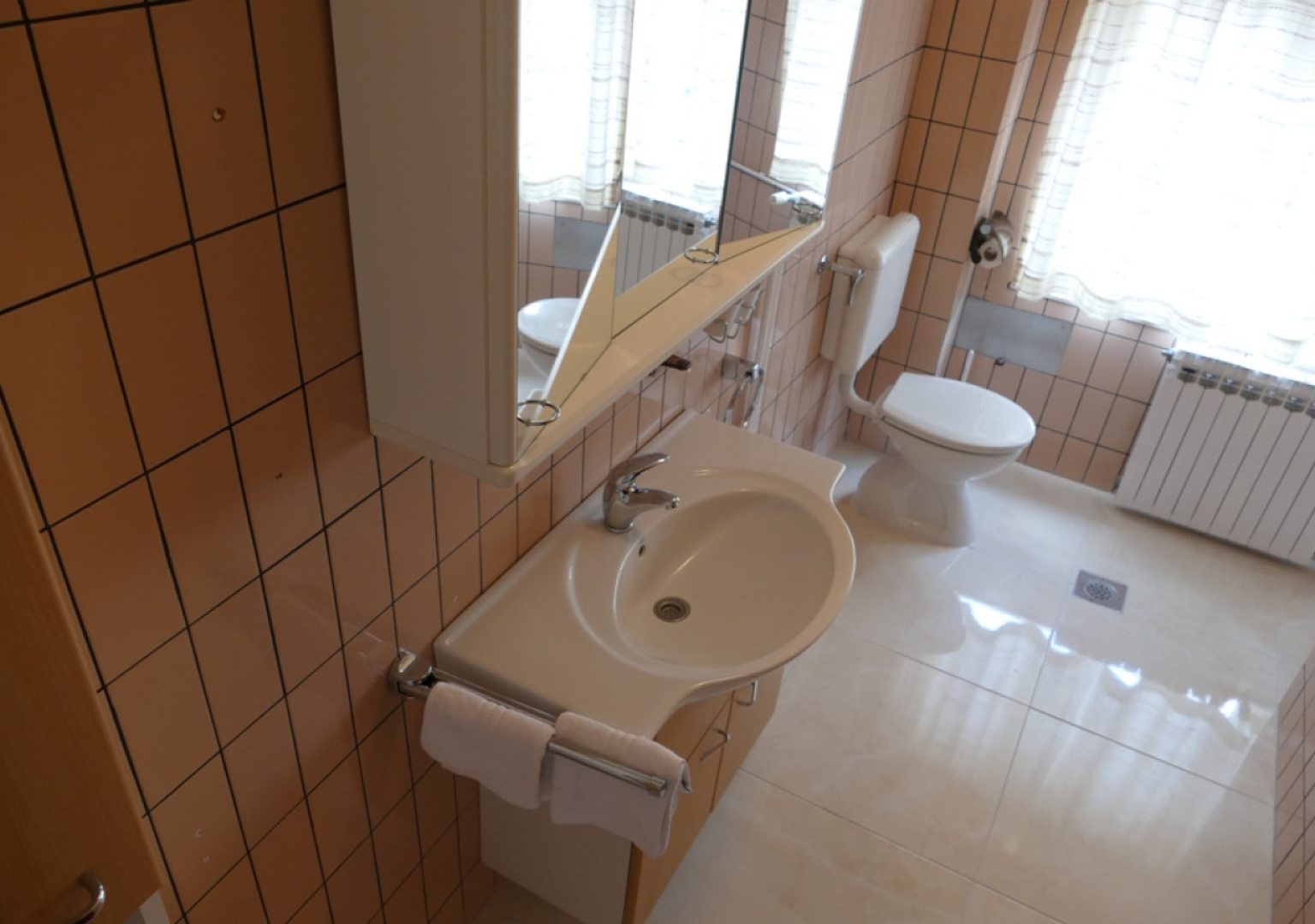 Apartment Ruza - 300 m from sea: A1 Trogir, Riviera Trogir