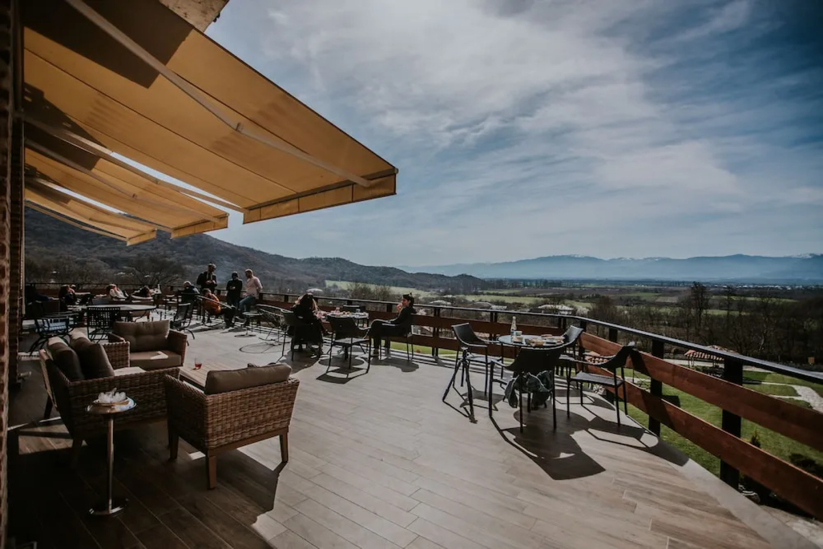 Отел Babaneuris Marani