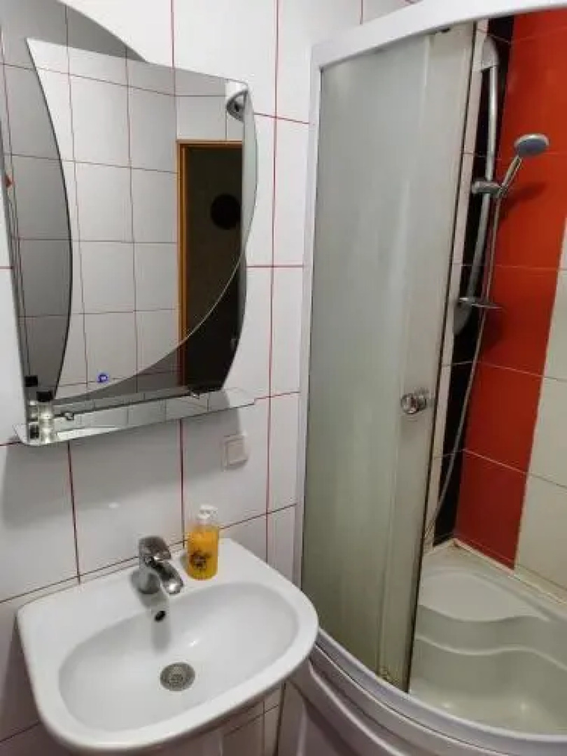 Apartment on Peremohy Street 8