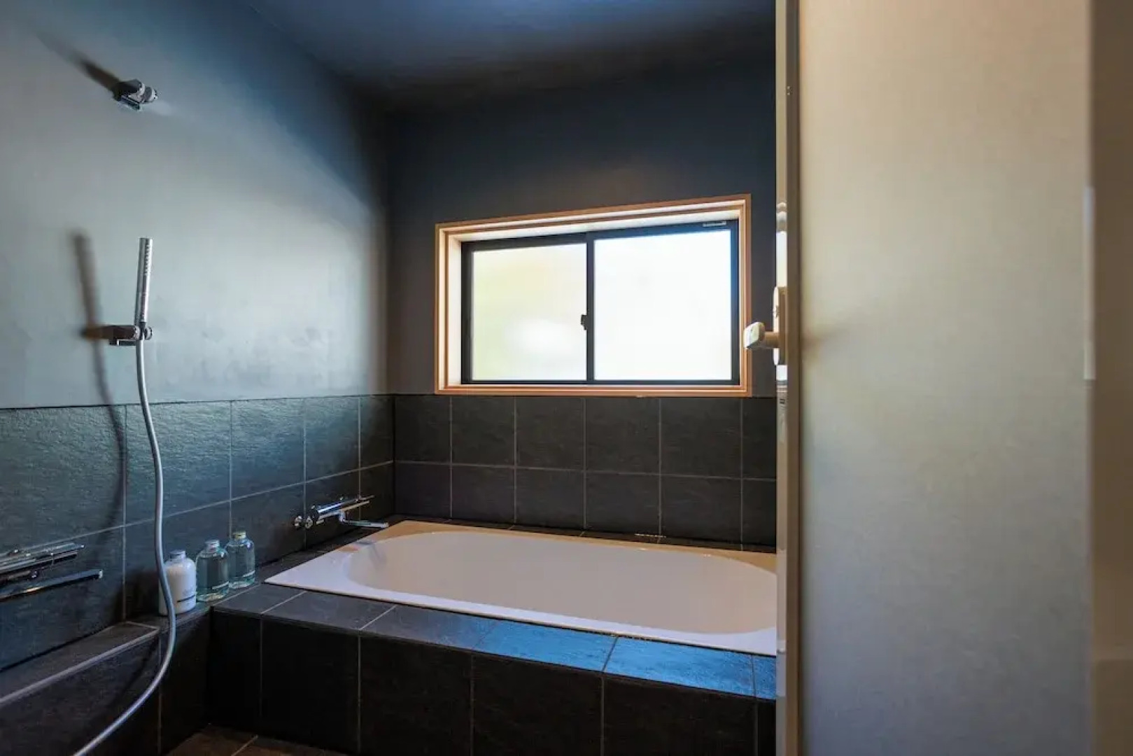 八百熊川 Yao-Kumagawa