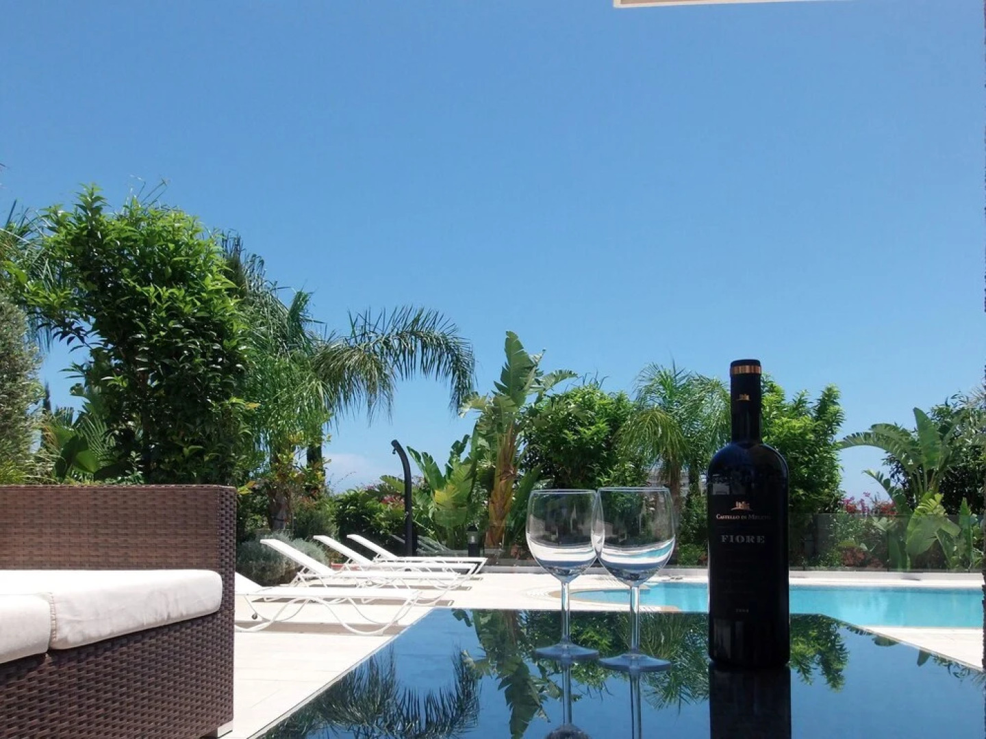 Villa Grecian 1 Platinum