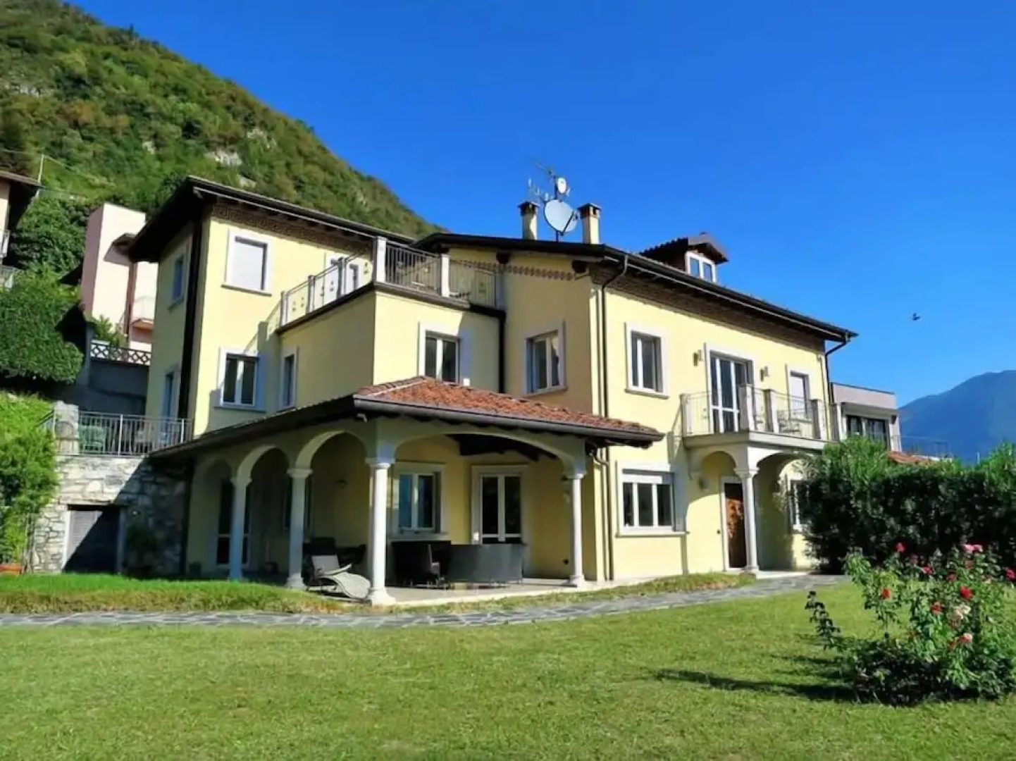 Villa Oliveto with Pool and Lake view