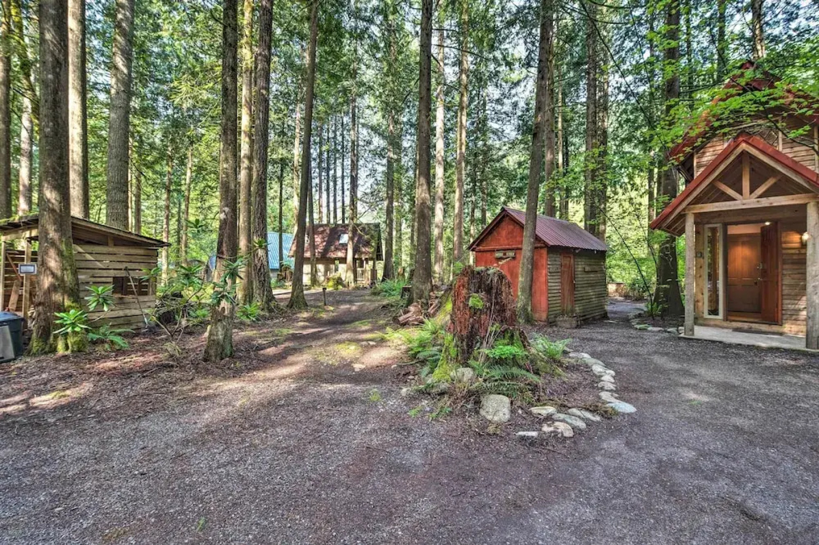 Three Enchanting Riverfront Cabins: Hot Tub Access