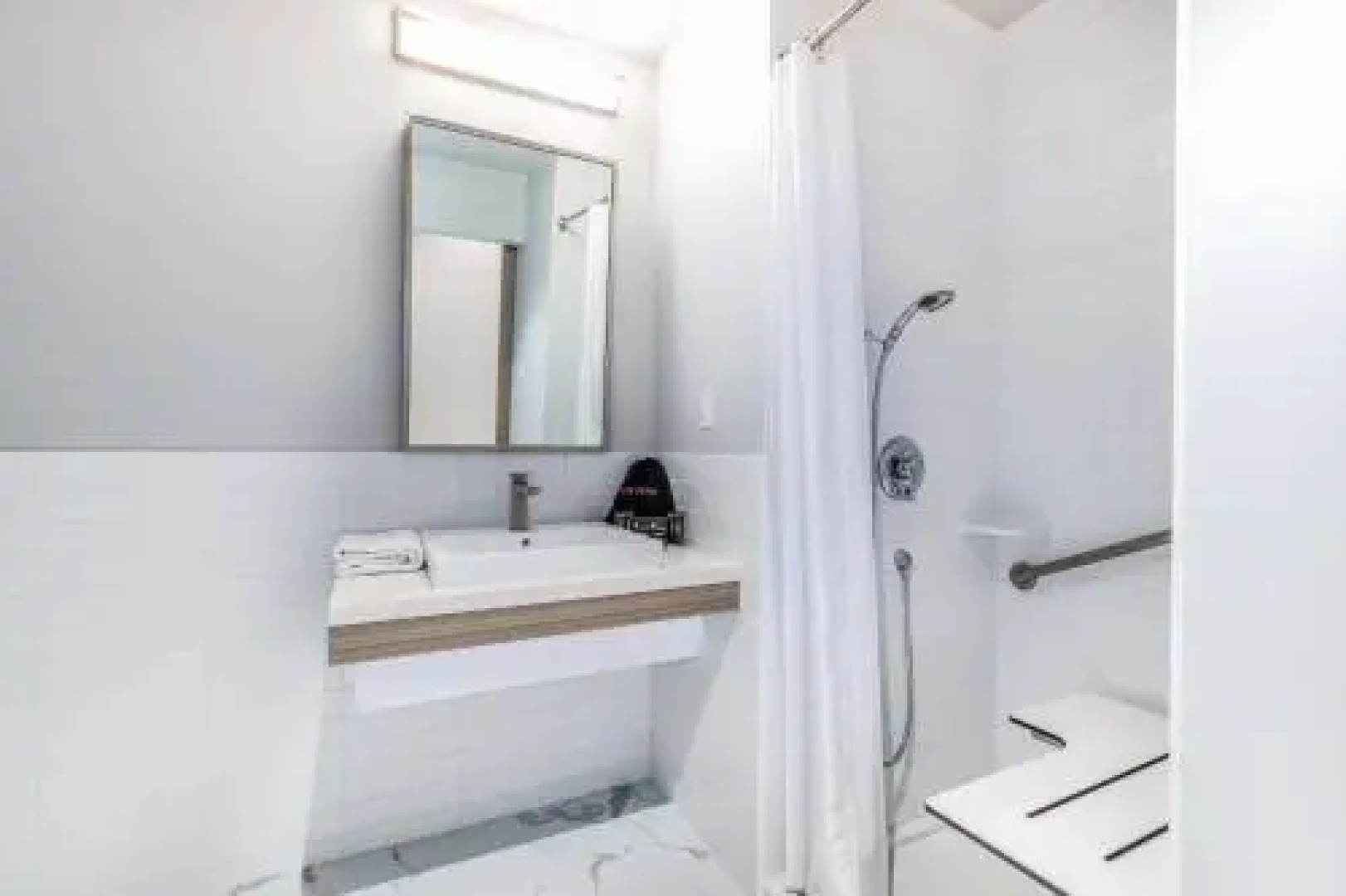 Aqsarniit Hotel and Conference Centre