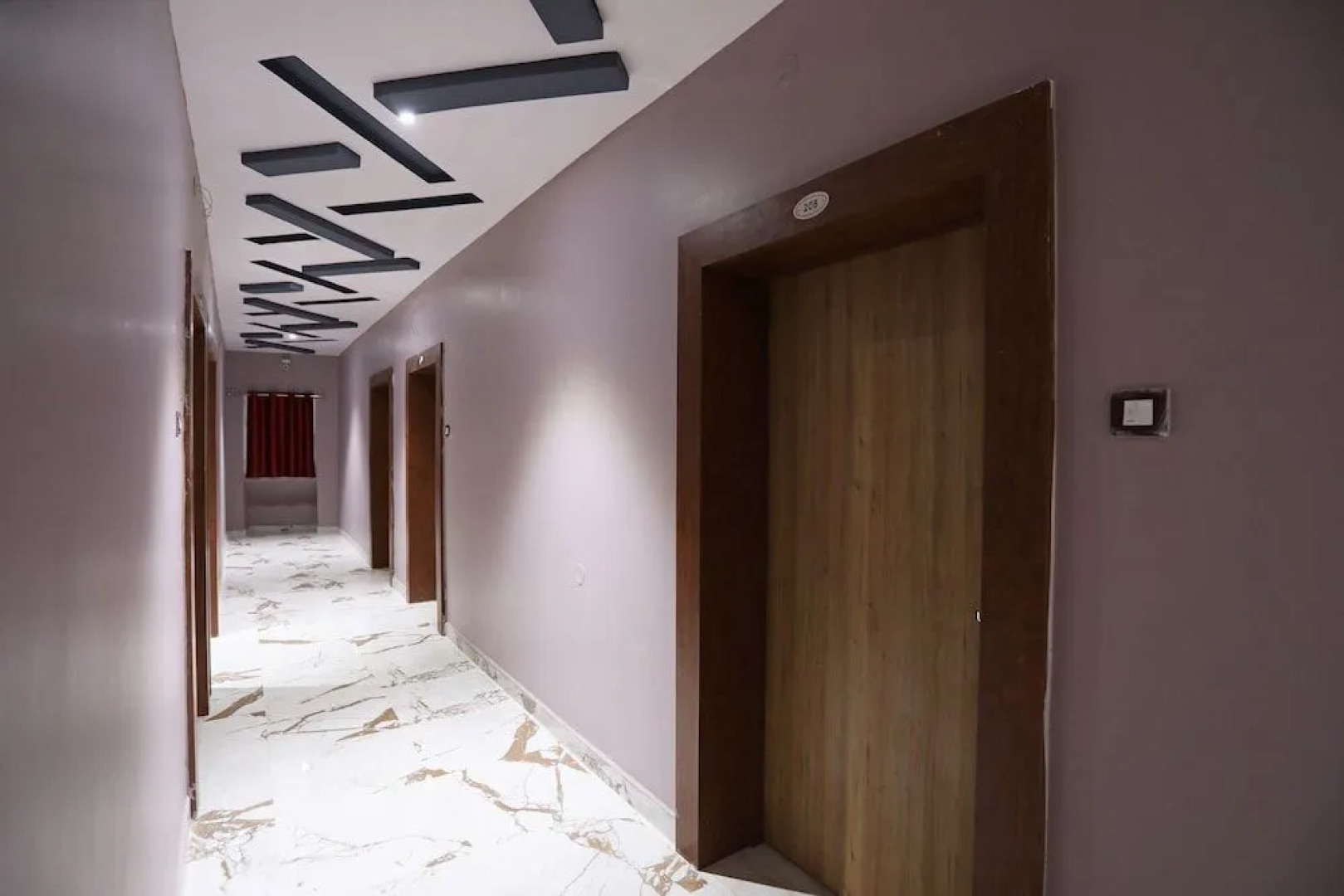 OYO 28645 Nirmalya Plaza