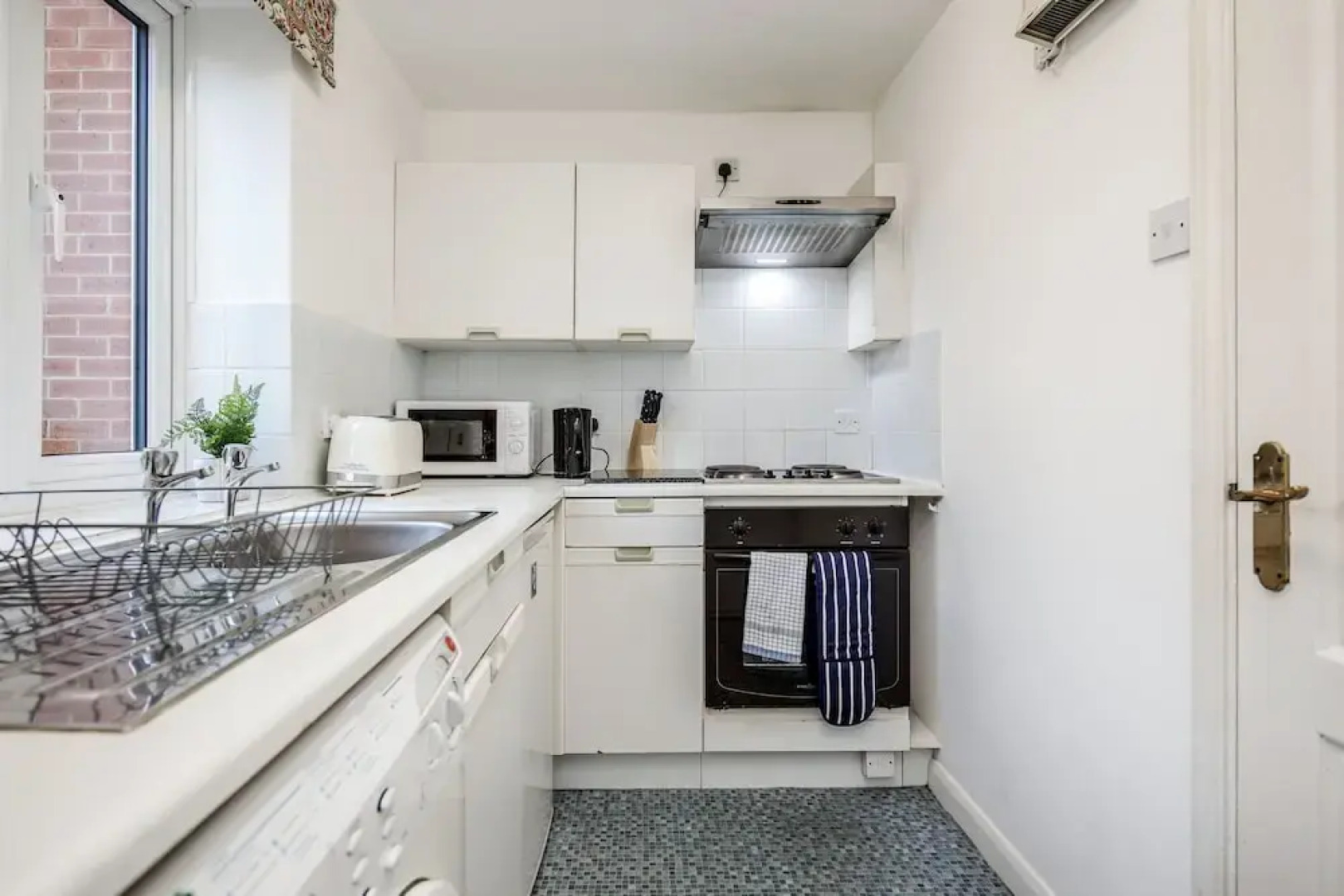 Karah Suites - The Galleria 2