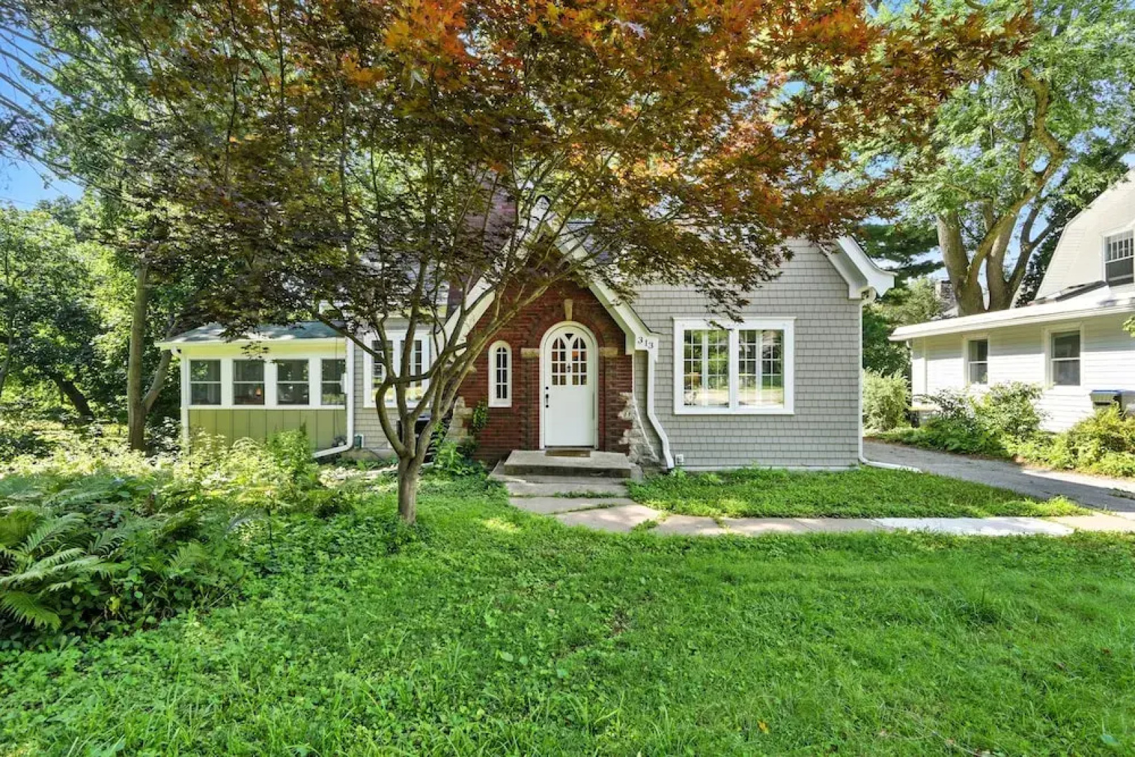 Charming Manville Heights Cottage Retreat 3 Bedroom Home