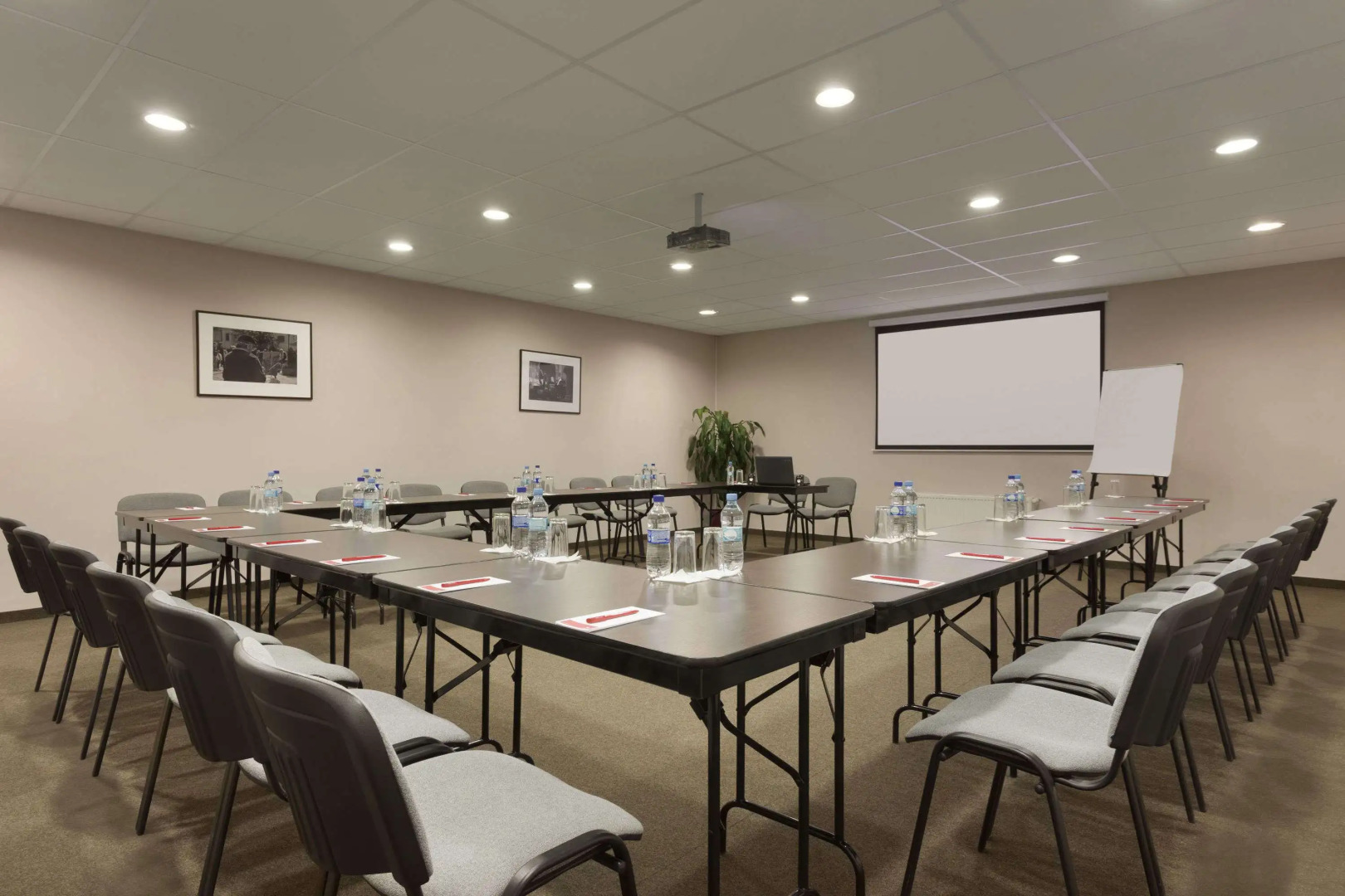 Отель Ramada by Wyndham Львов