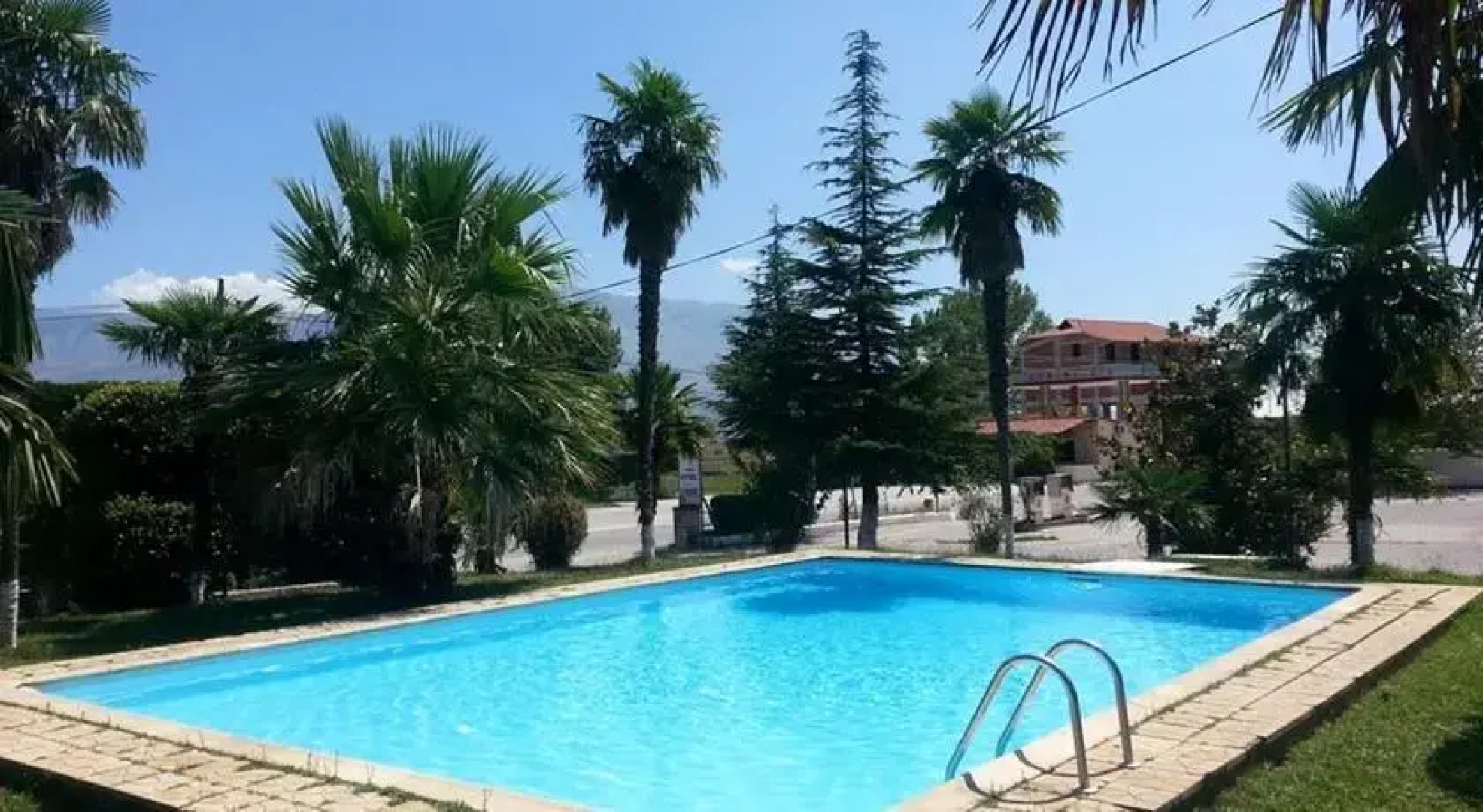 Parku i Palmave Hotel