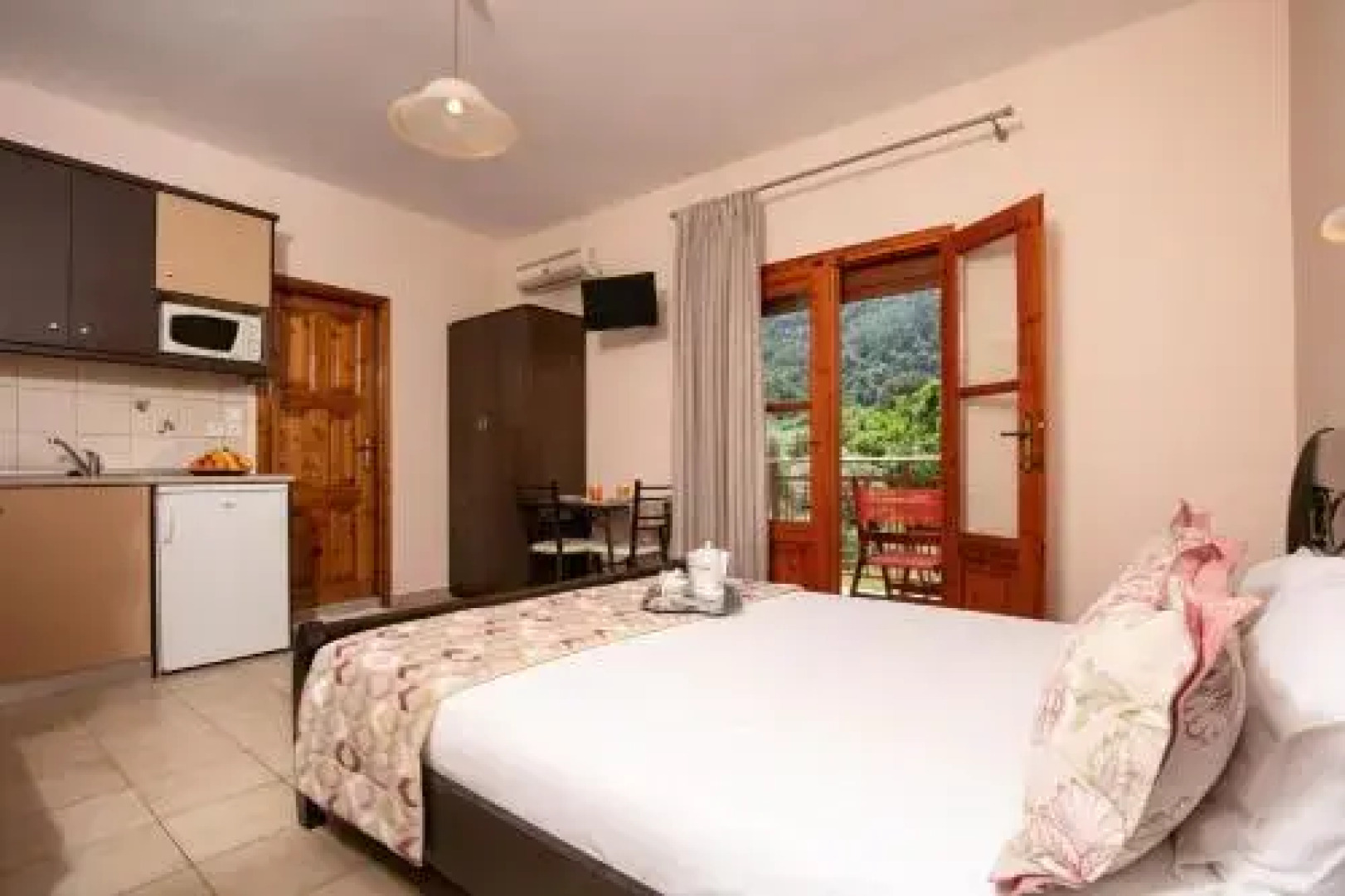 Dryades Apartments & Studios