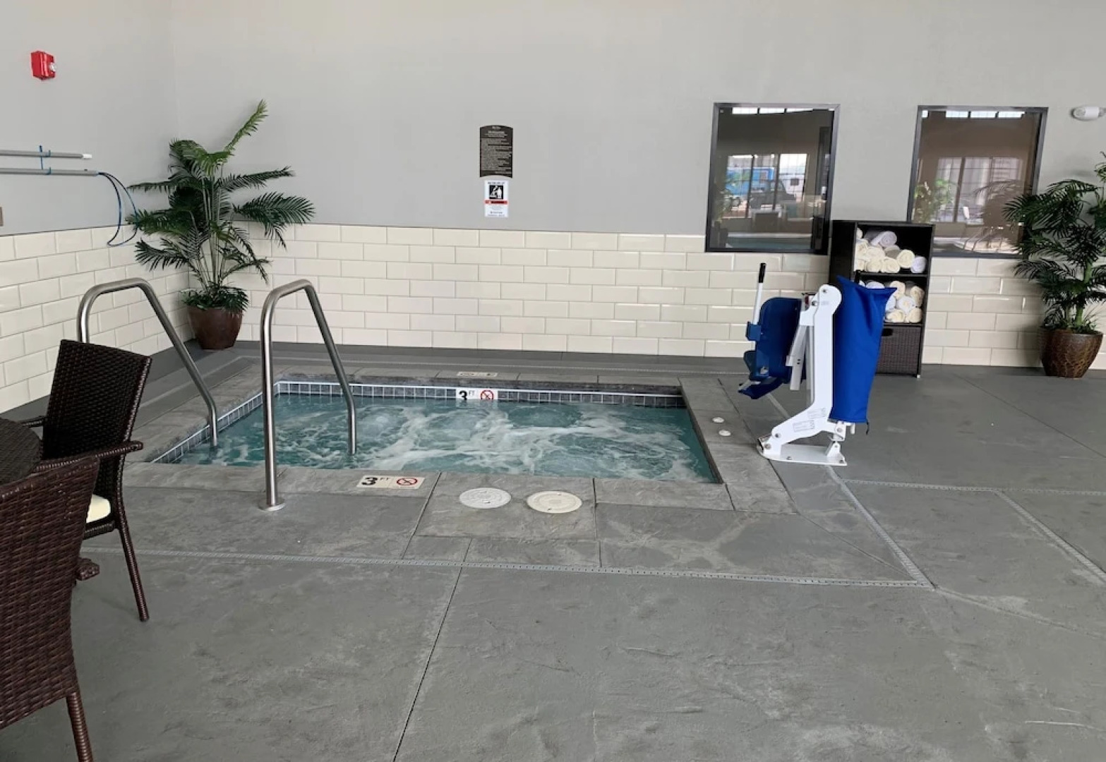 Blue Grass Inn & Suites