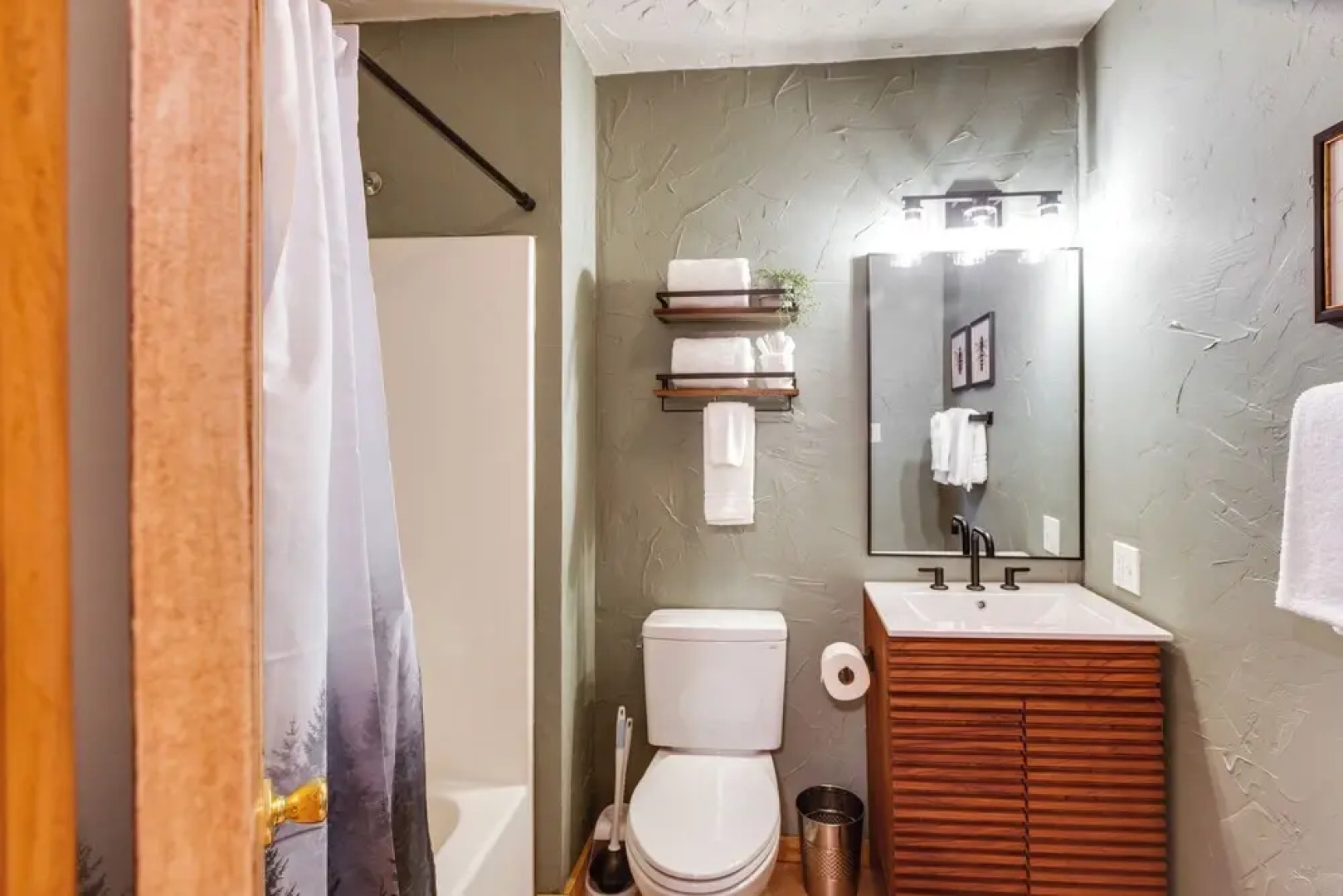 Cozy Red River Getaway - Walk to Main Street