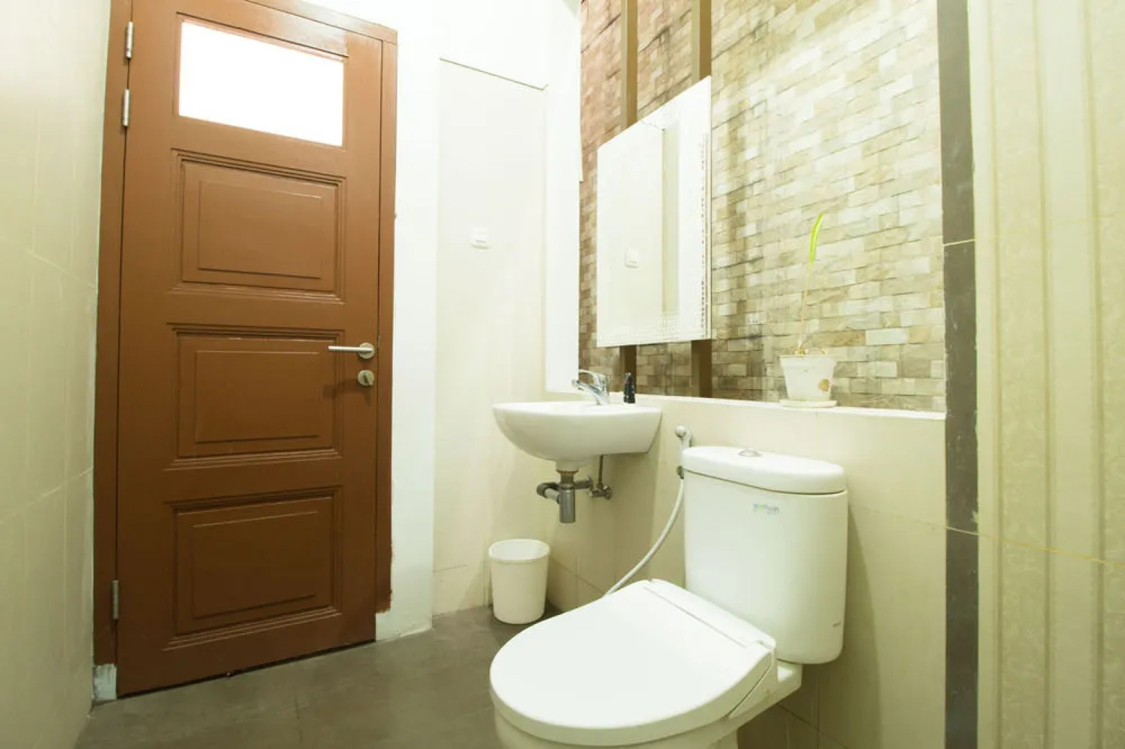 RedDoorz @ Burangrang