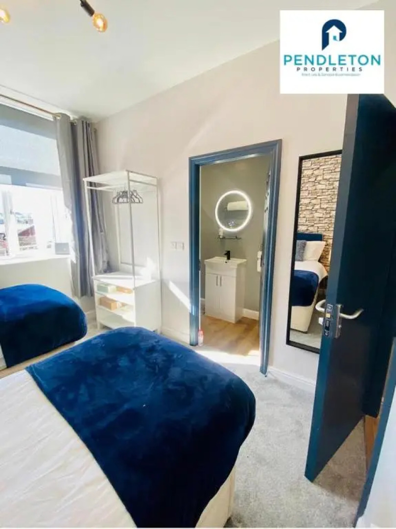 LEISURE, BUSINESS Stays 1 Bed Flat W Parking