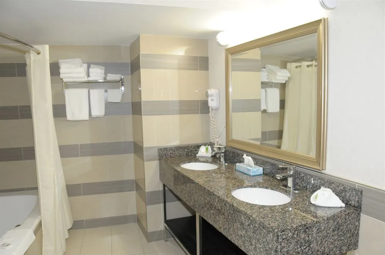 Admiral Inn Hamilton