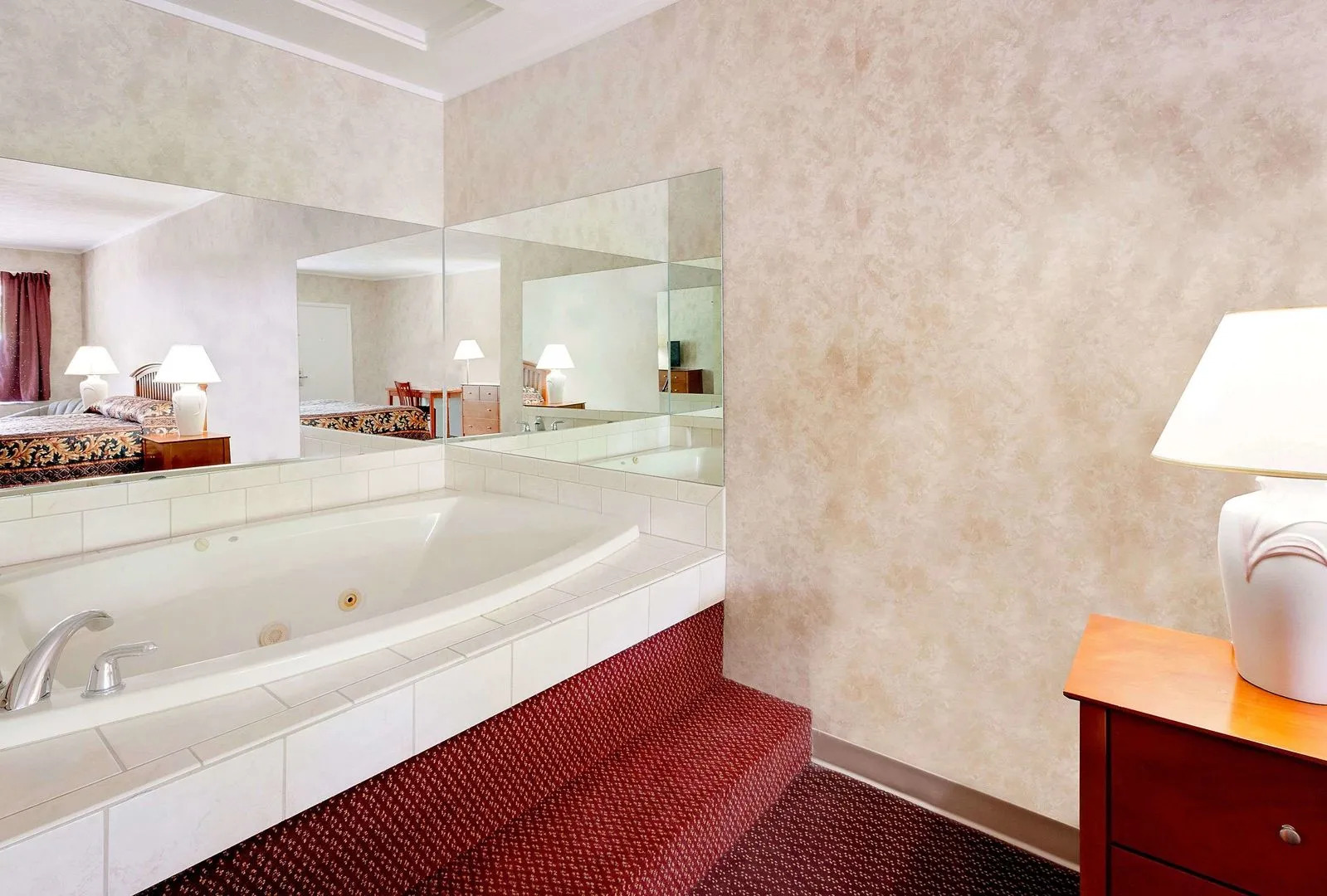 Super 8 by Wyndham Traverse City