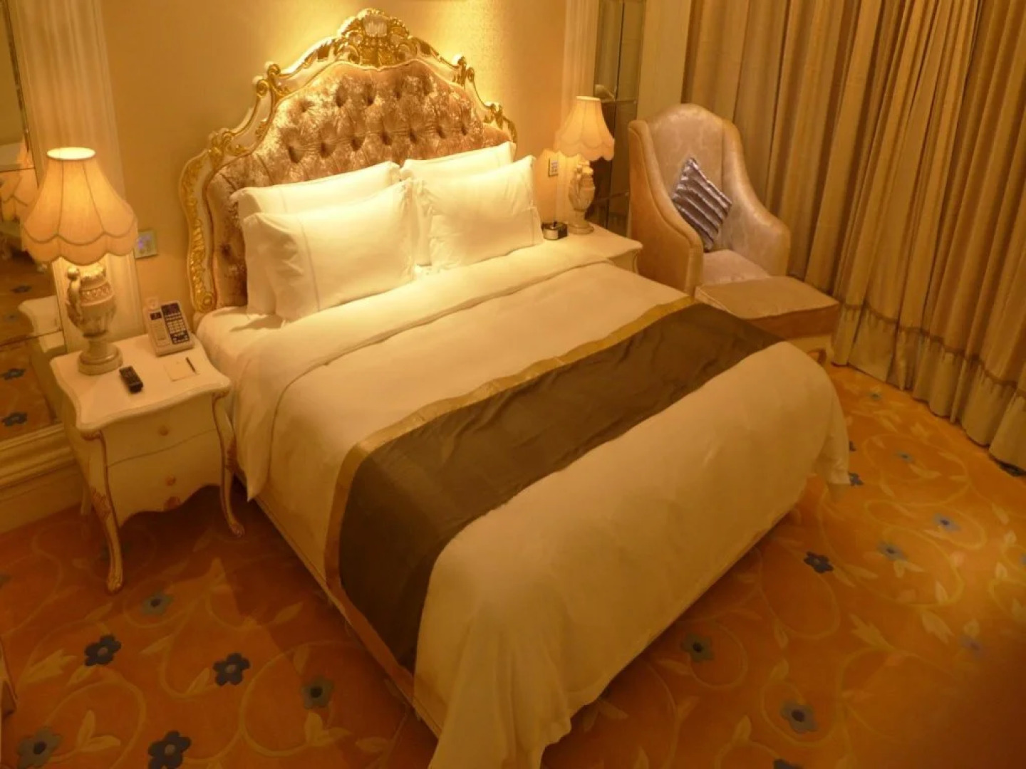 Luoding International Hotel