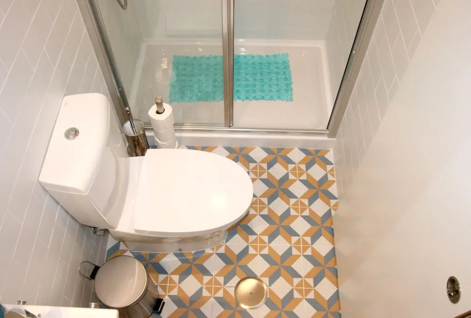 733 Costa Cabral Metro Residence