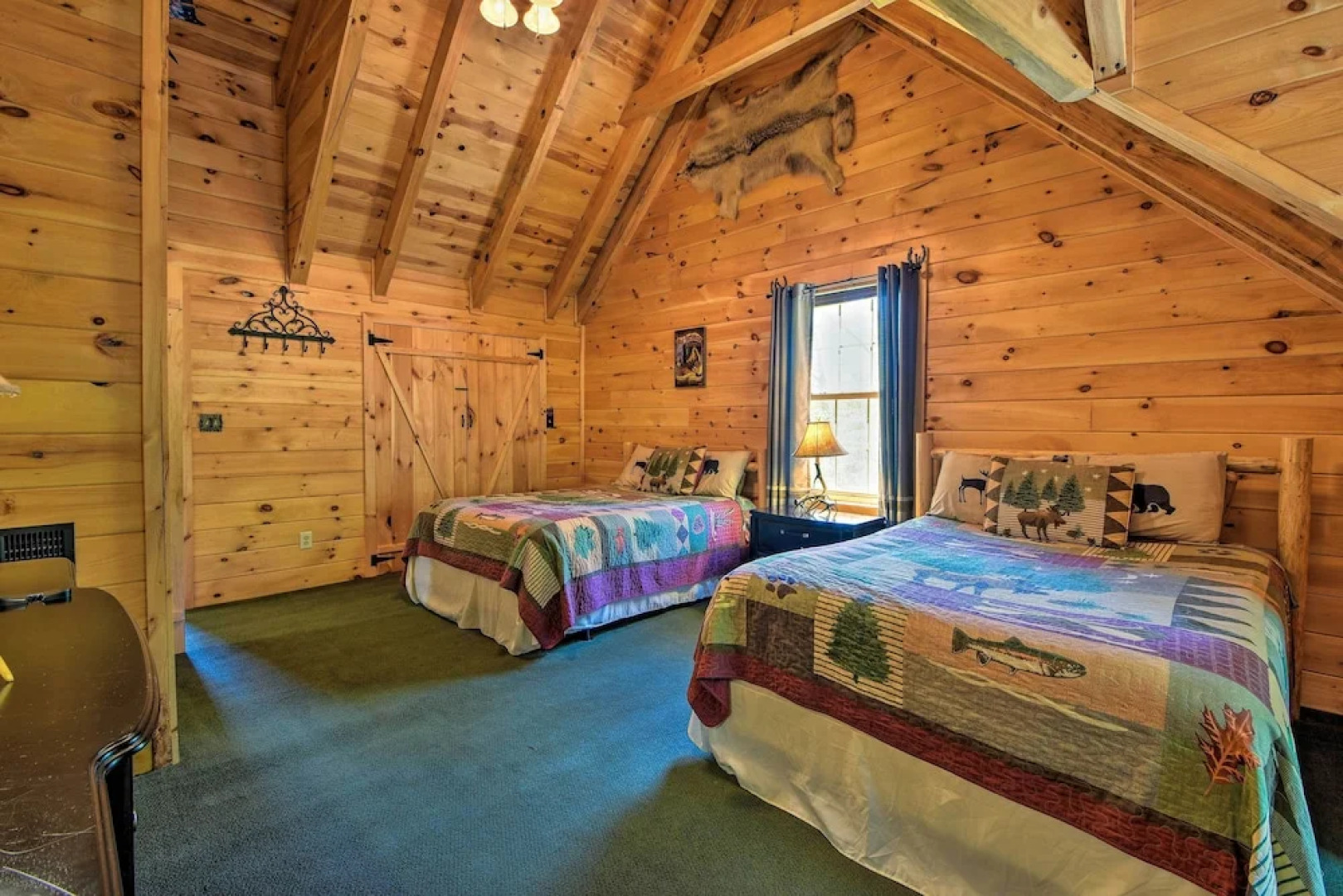 Trenton Cabin w/ Hot Tub - 14 Mi to Lookout Mtn!