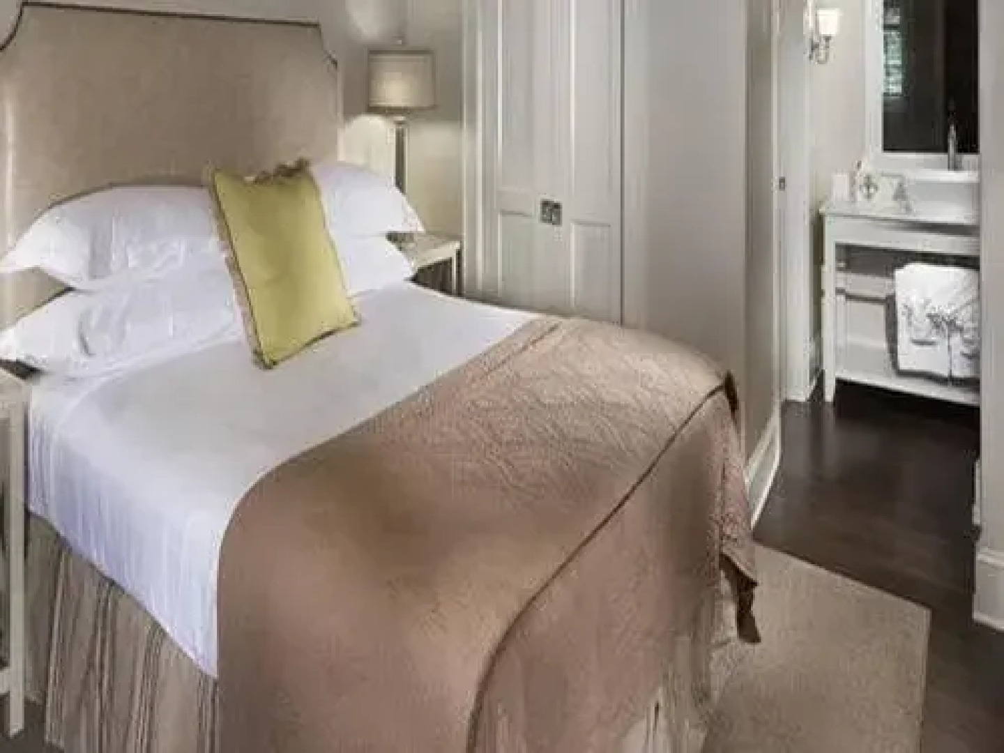 200 Main by Old Edwards Hospitality