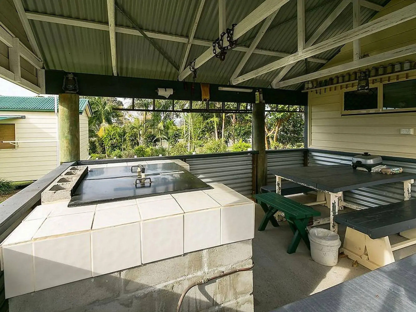 Tiaro Tourist Stopover