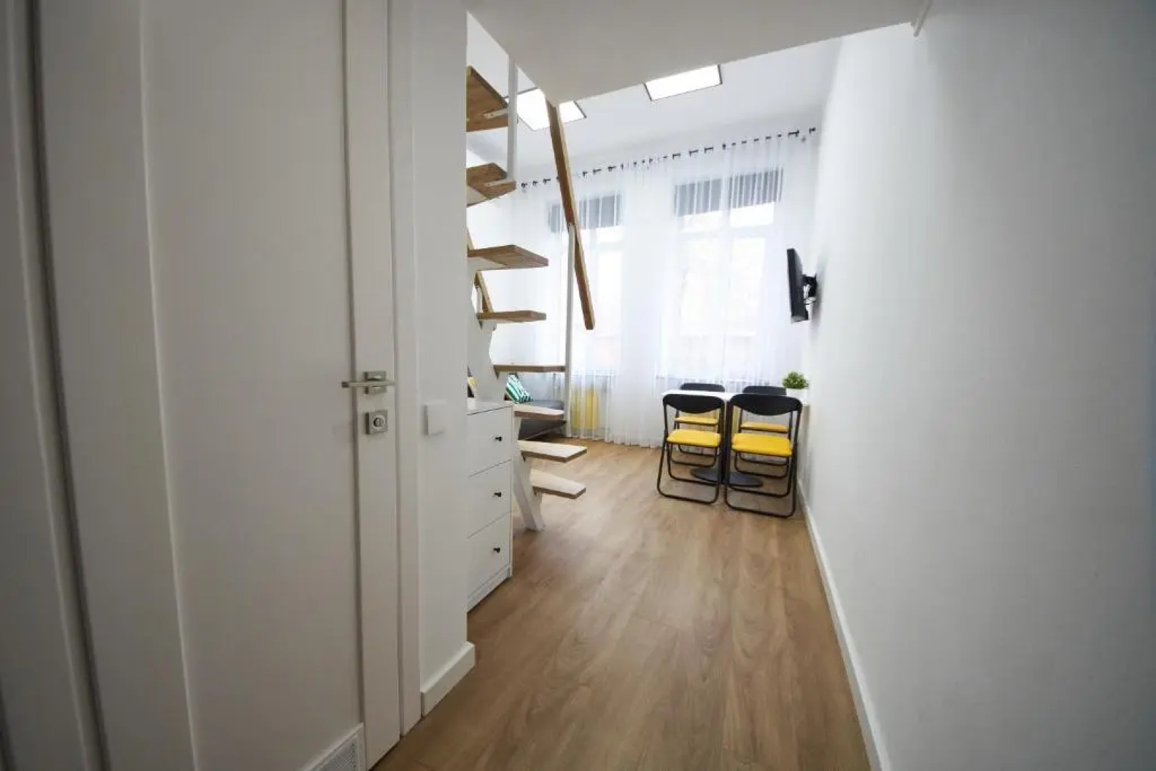 Затишні дворівневі смарт апартаменти