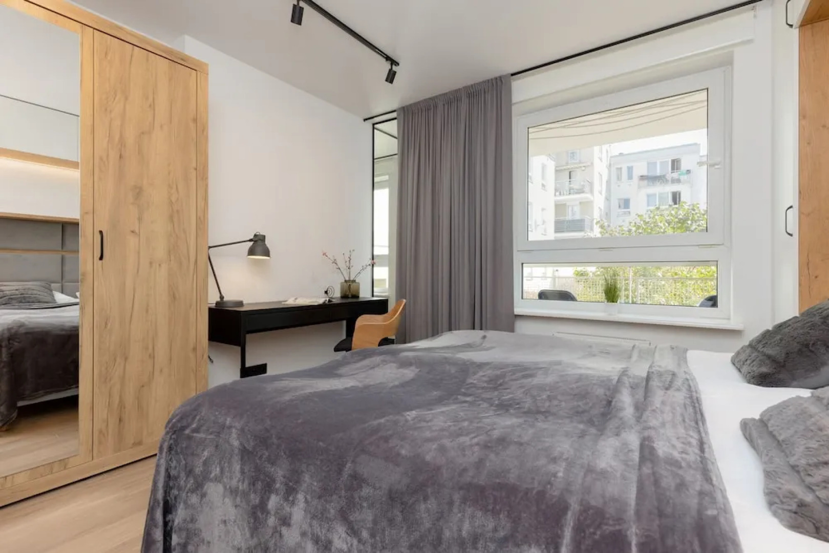 Piaseczno Stylish Apartment by Renters