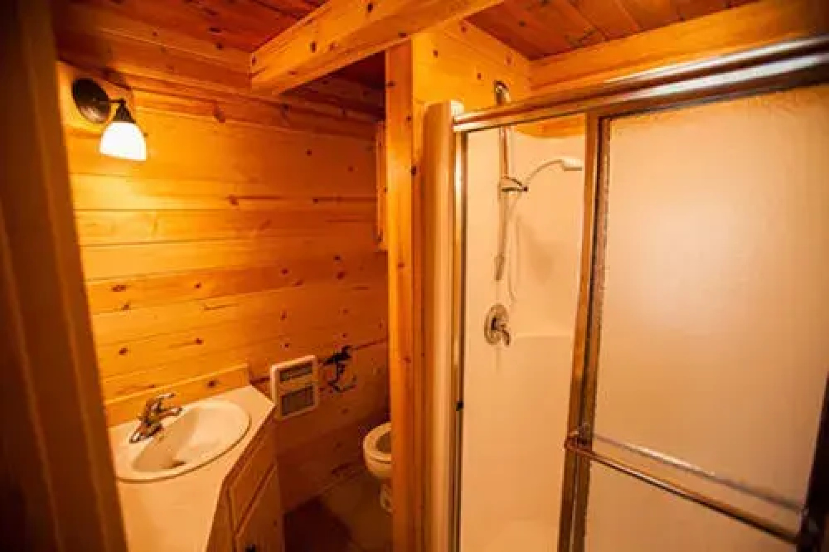 Eagle Bay Lodge