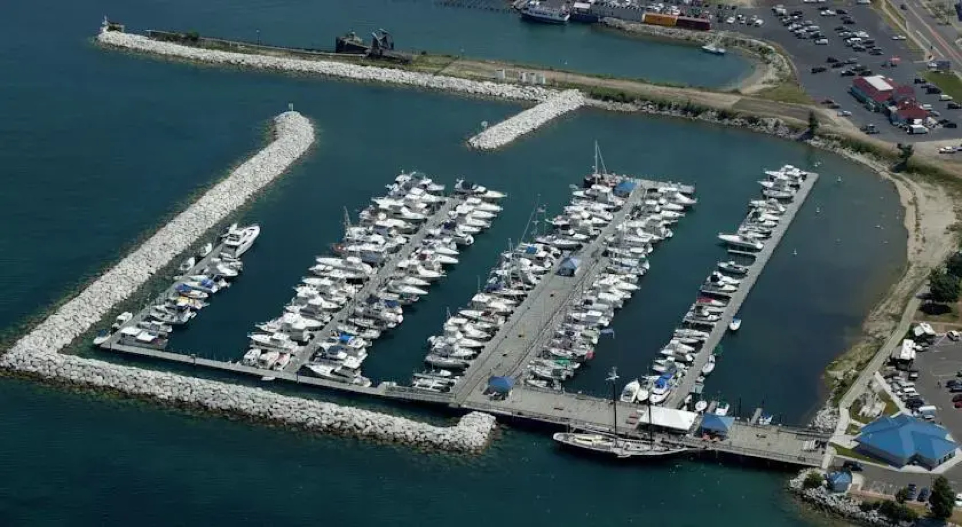 Breakers Resort - Lakeside