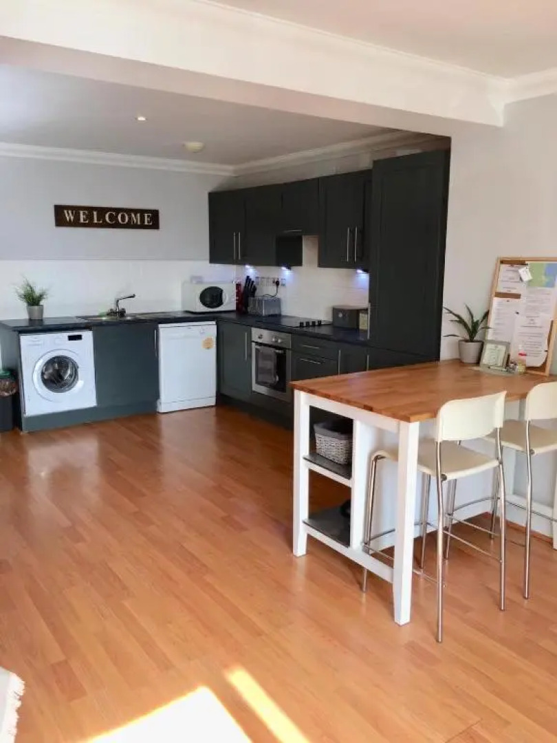 Apartment with Swimming Pool