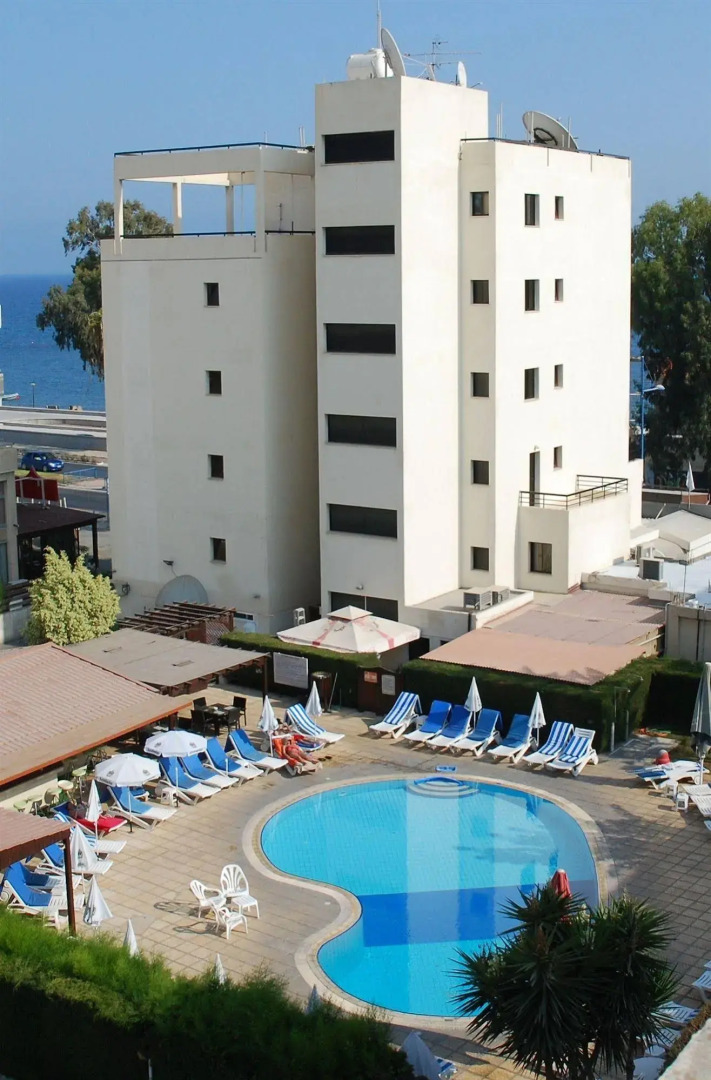 Pigeon Beach Hotel Apartments