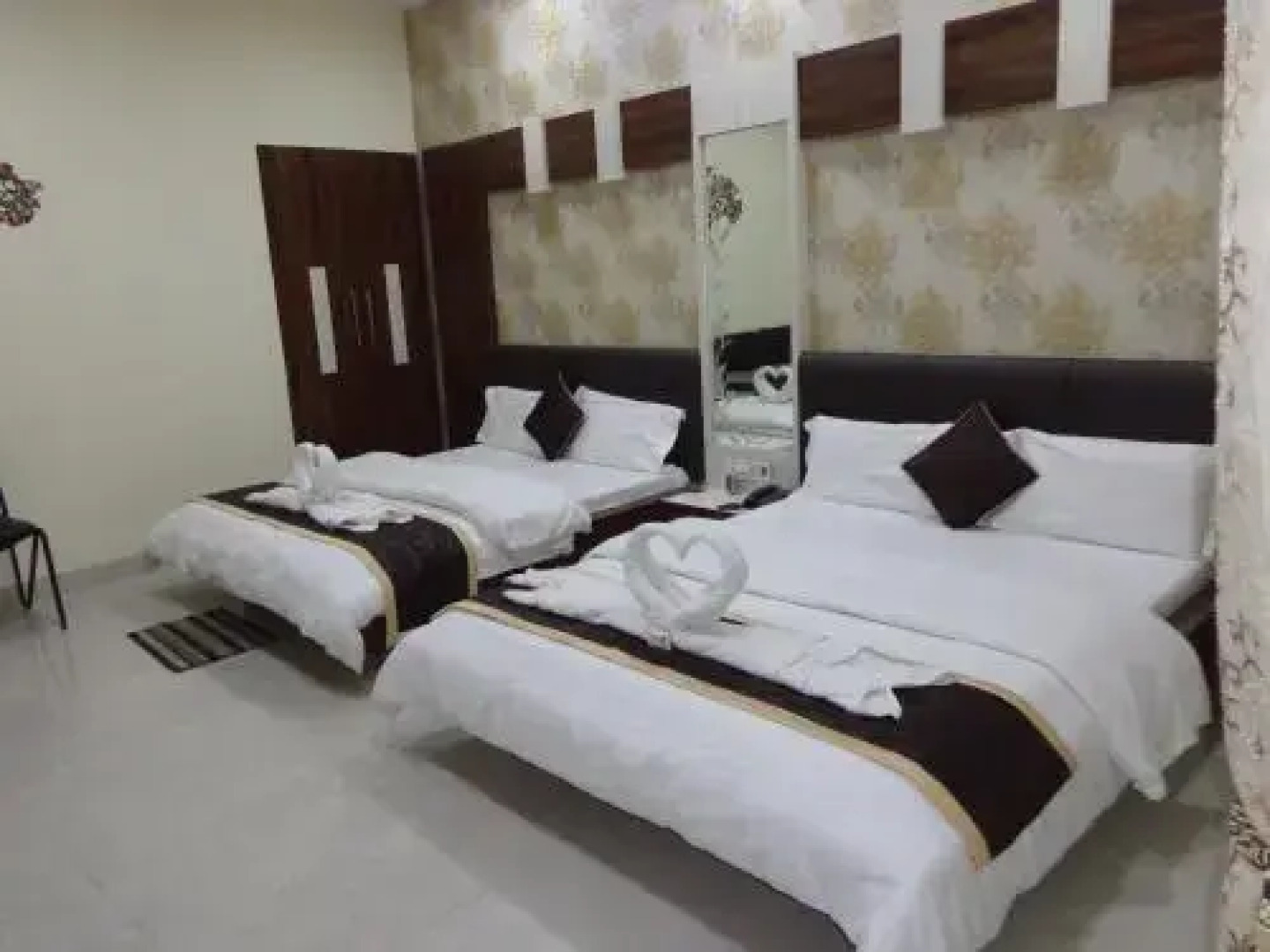 Hotel Prakshi Palace