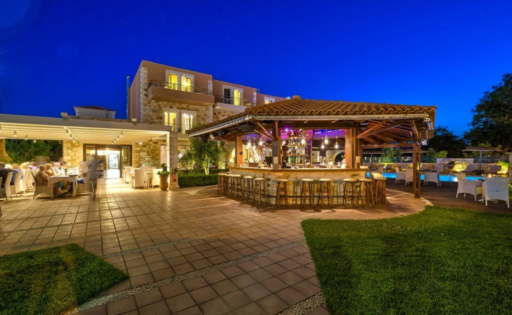 Mistral Hotel - Singles Only