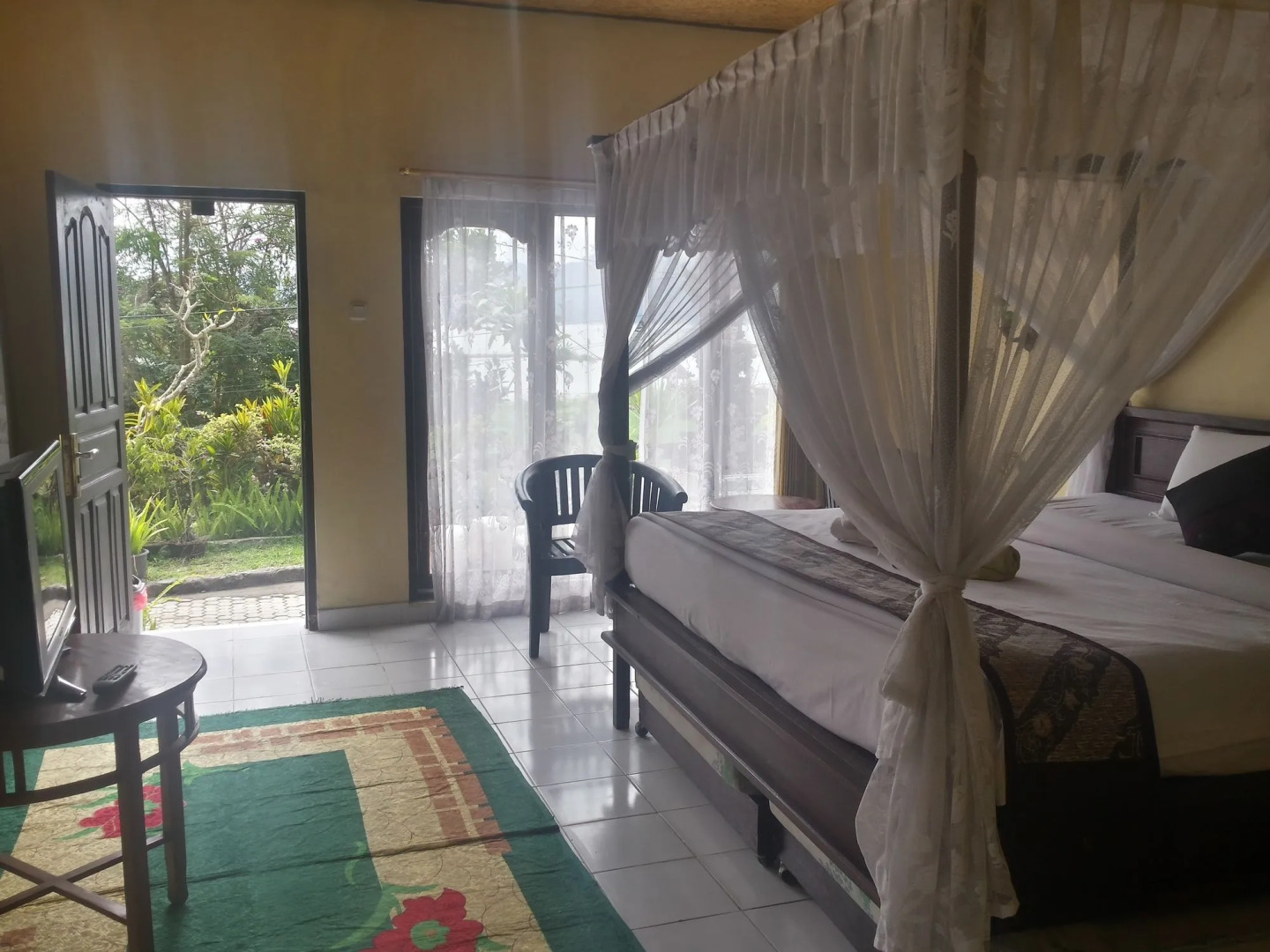 Segara Hotel and Restaurant