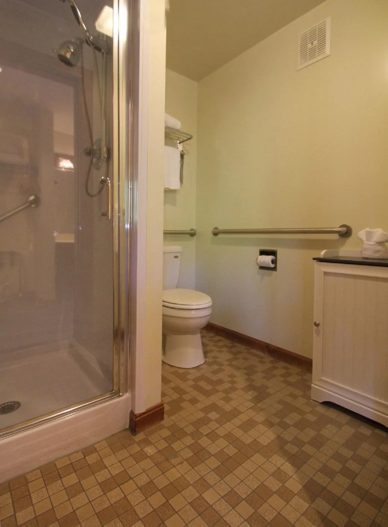 Riverhouse by Weekender (Formerly Jack Daniels Inn)