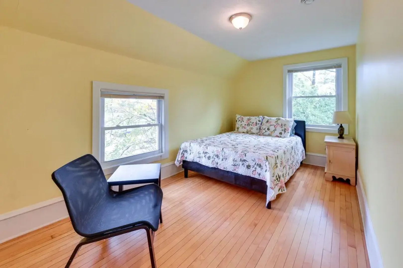 Family-friendly Milwaukee Home w/ Deck Near Uwm!