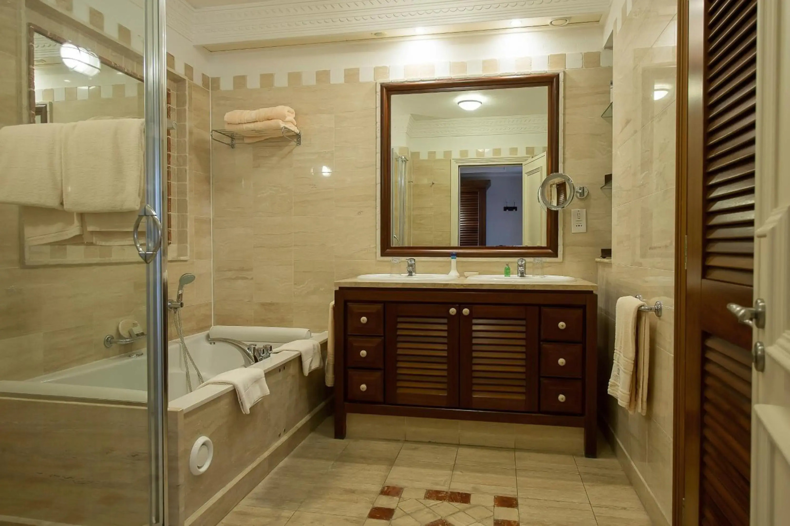 Columbia Beach Resort