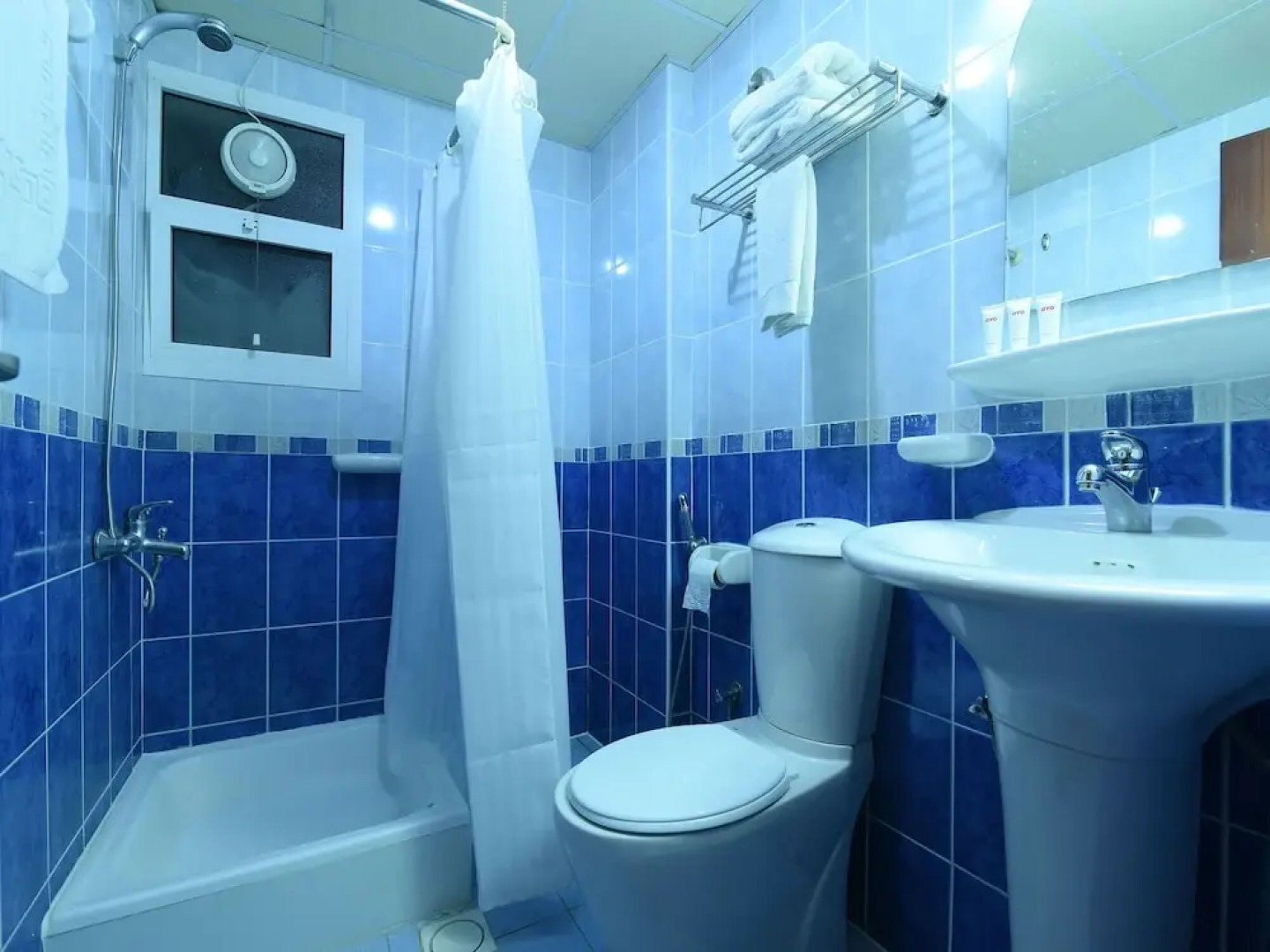 OYO 274 California Suites