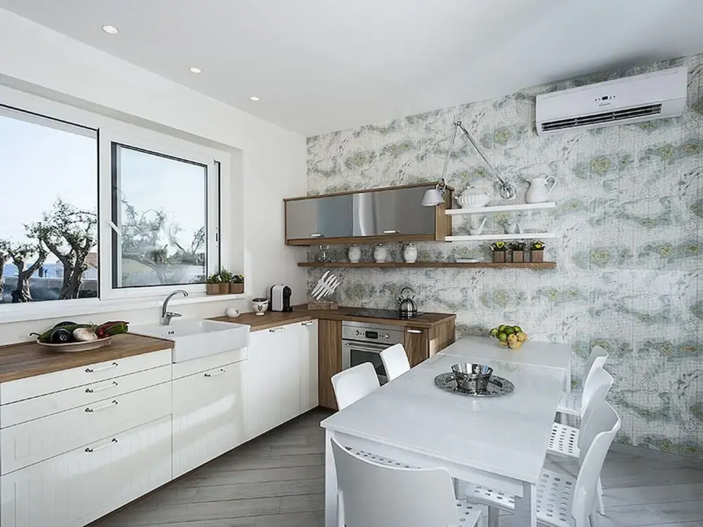 Villa with Private Swimming Pool & Hot Tub near Sea, Modica