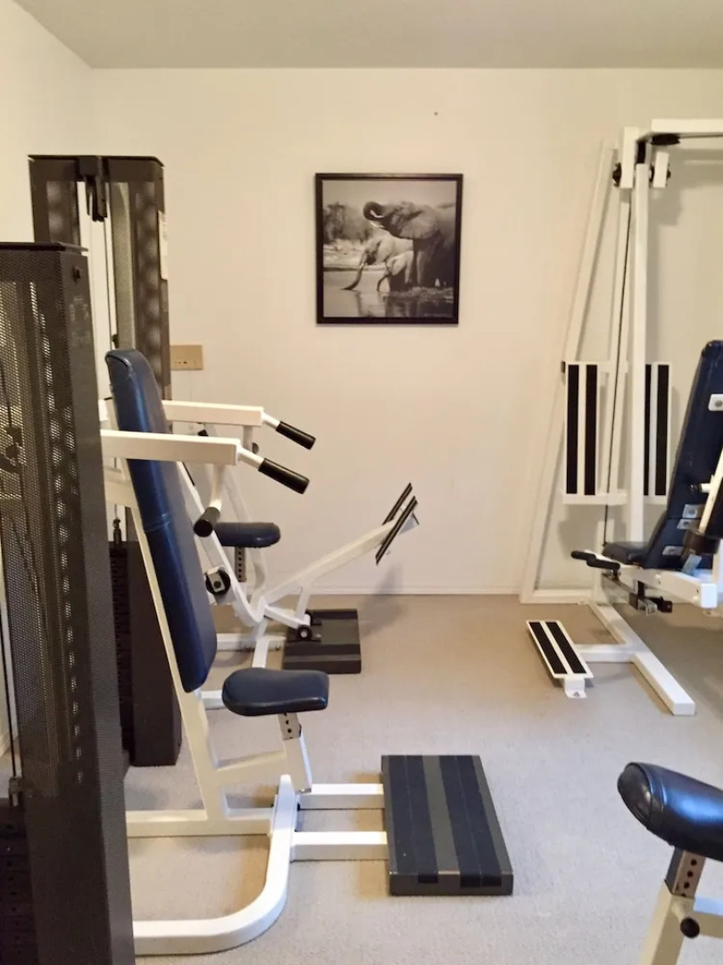 Lakeshore Boutique Inn Inc.