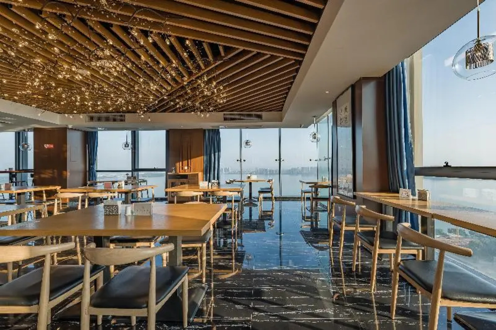 Grand Madison Jiujiang Yuexi Lake