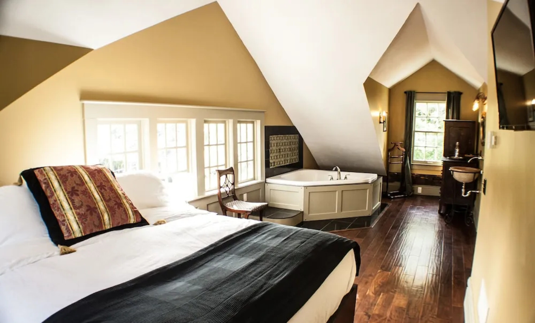 Judson Heath Colonial Inn