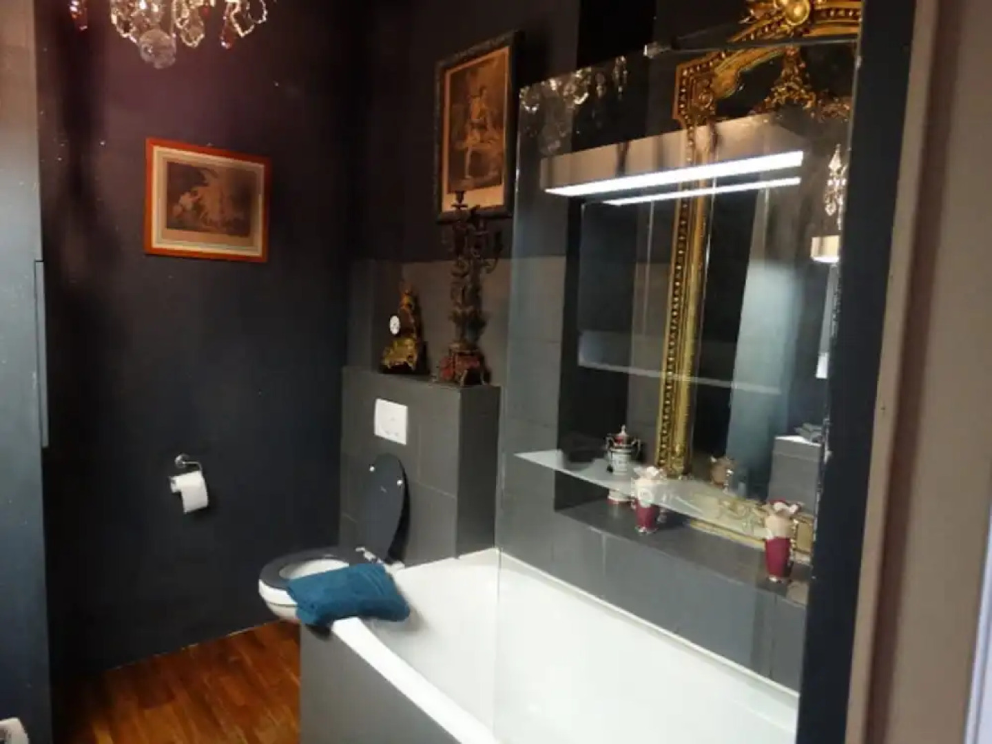 Le Domaine Du Château Blanc à 10 minutes de Pairi Daiza